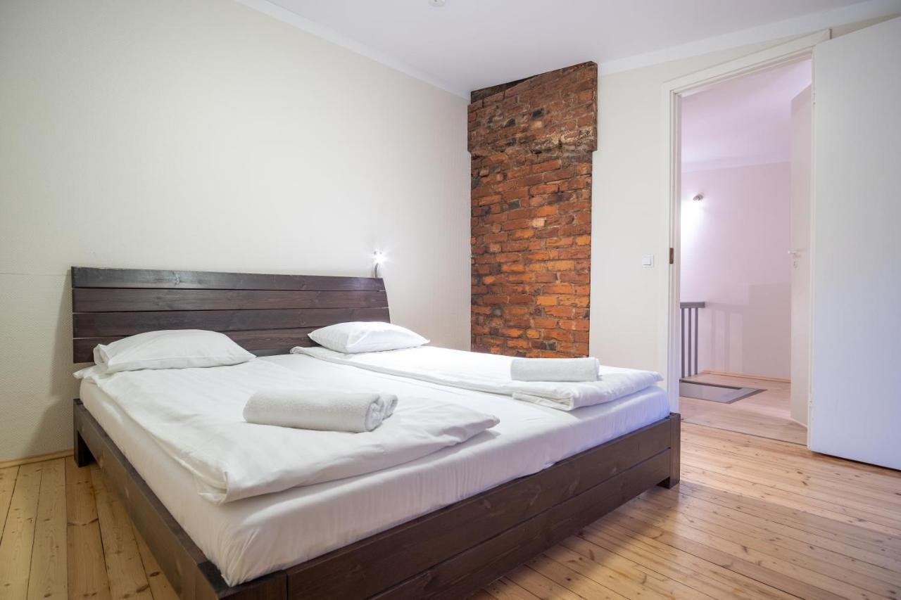 Dream Stay - Bright 2-Bedroom 2-Floor Old Town Apartment Tallinn Bagian luar foto