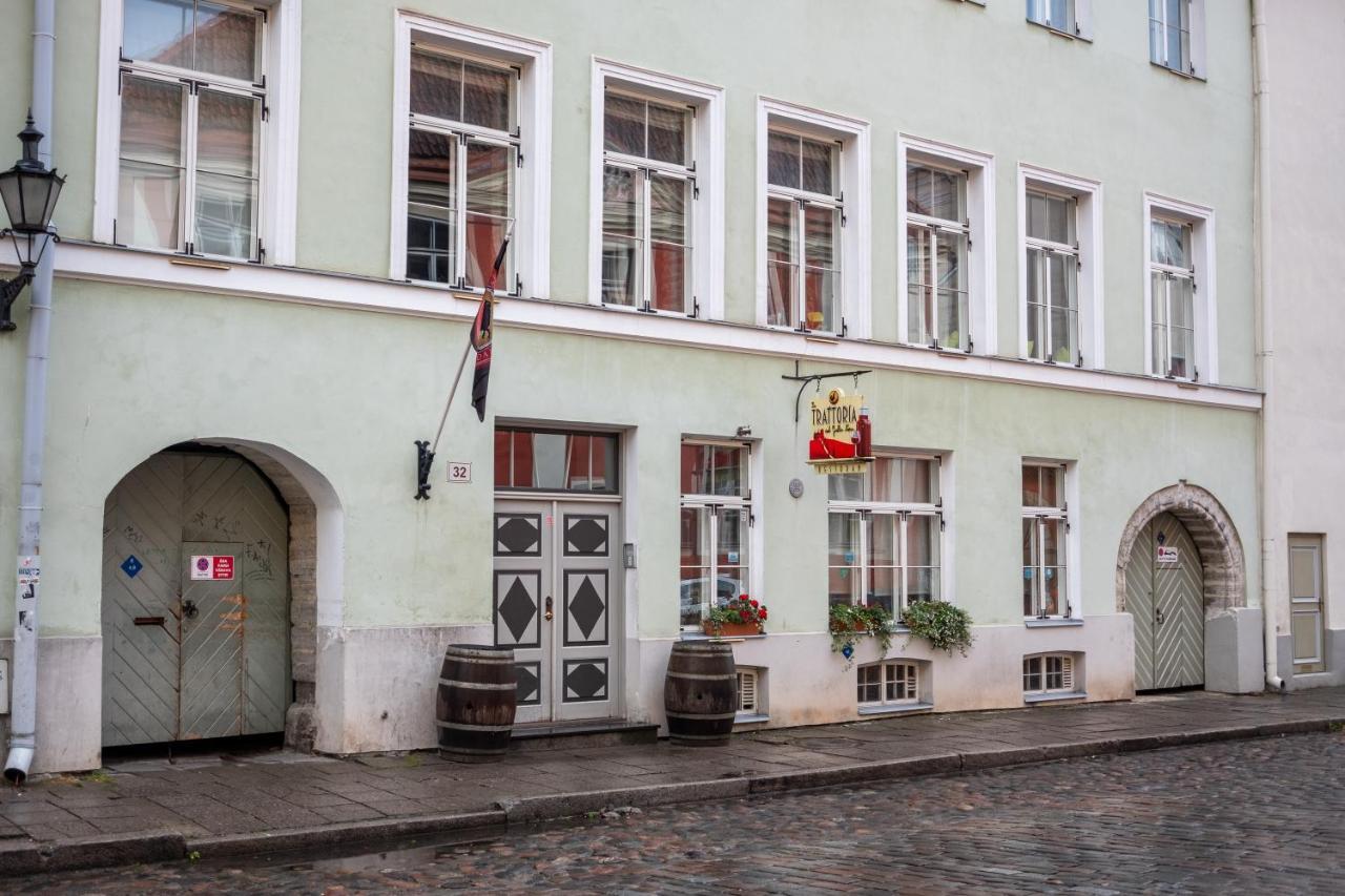 Dream Stay - Bright 2-Bedroom 2-Floor Old Town Apartment Tallinn Bagian luar foto