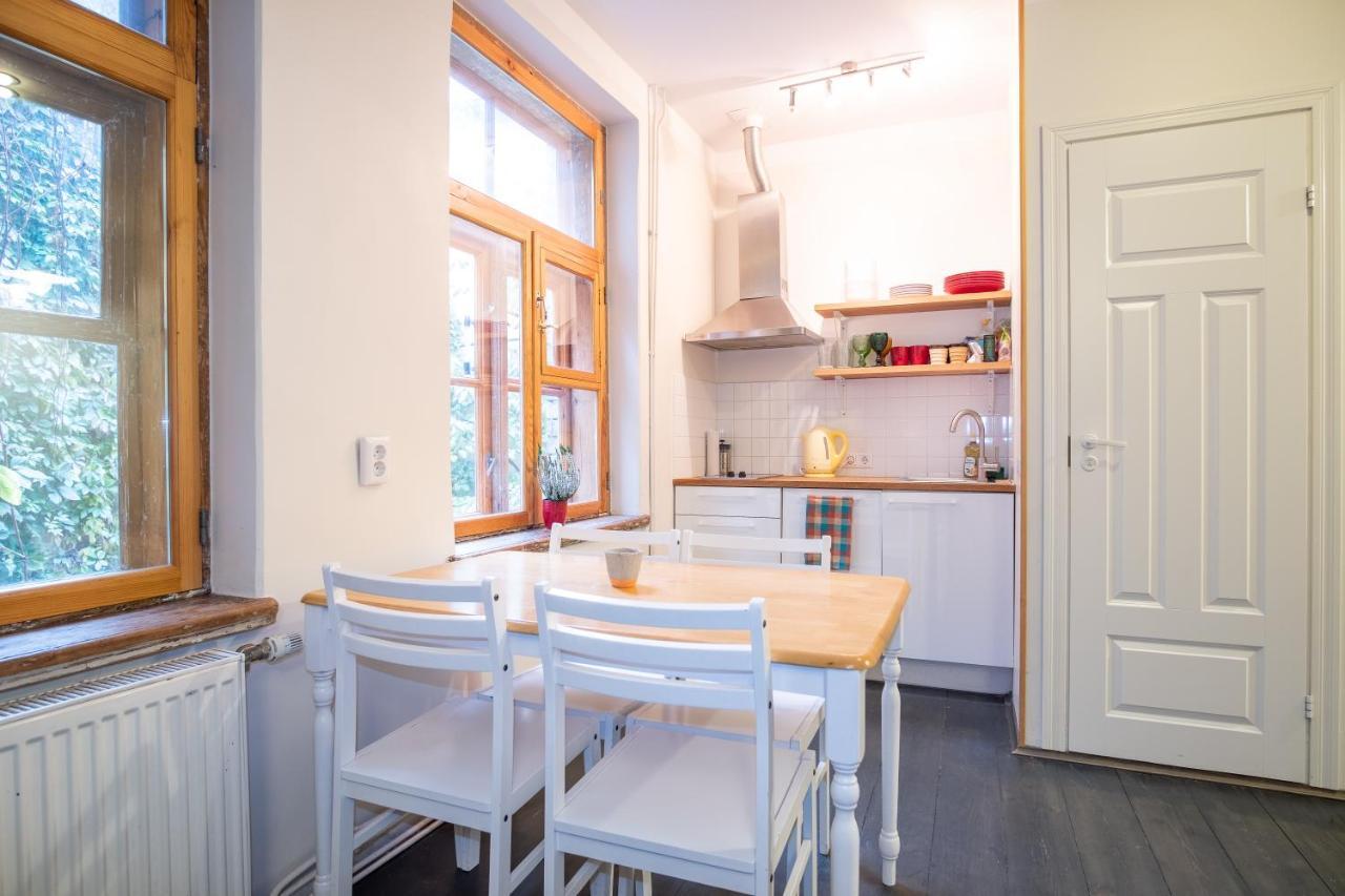 Dream Stay - Bright 2-Bedroom 2-Floor Old Town Apartment Tallinn Bagian luar foto