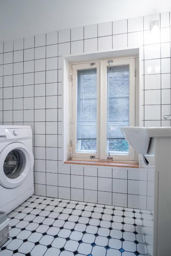 Dream Stay - Bright 2-Bedroom 2-Floor Old Town Apartment Tallinn Bagian luar foto