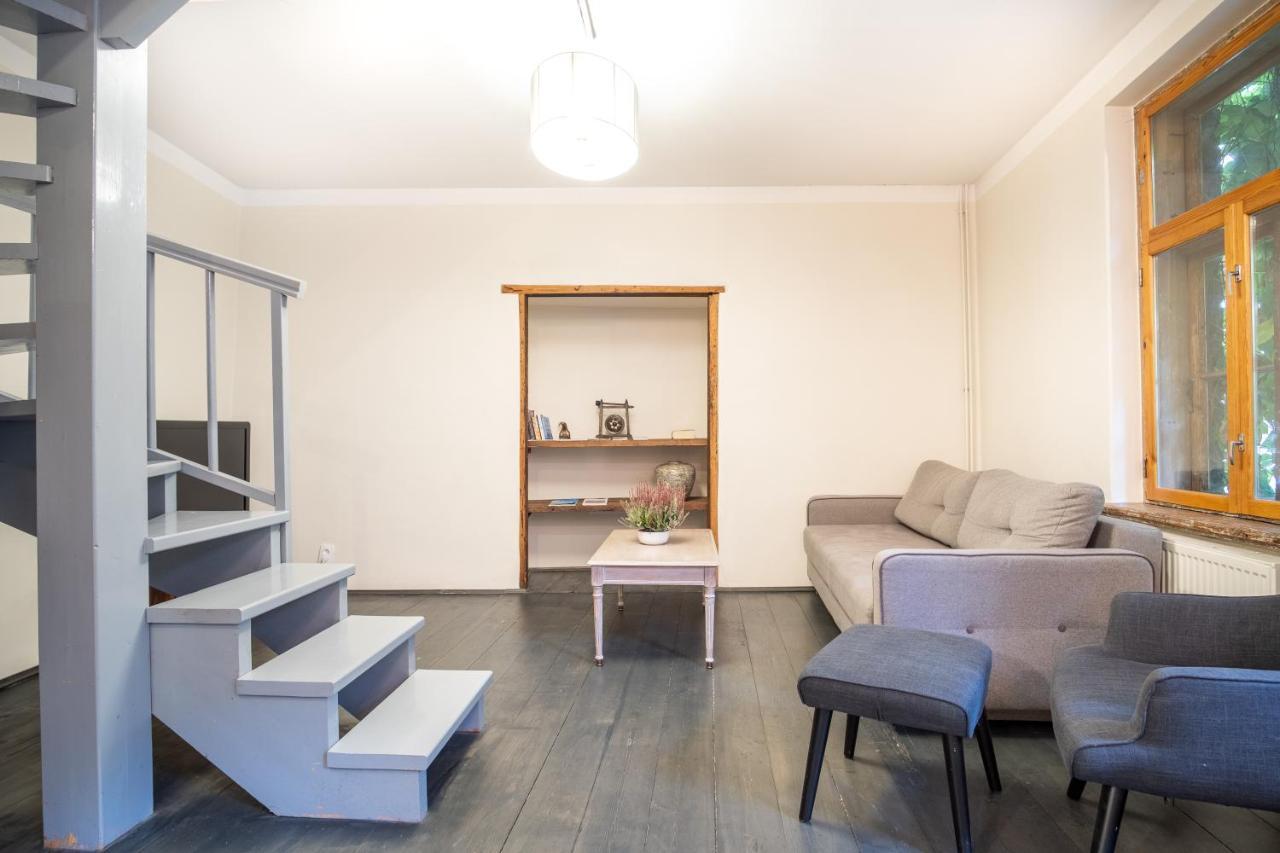 Dream Stay - Bright 2-Bedroom 2-Floor Old Town Apartment Tallinn Bagian luar foto