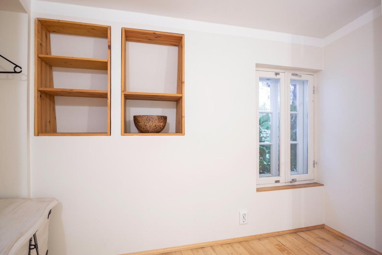 Dream Stay - Bright 2-Bedroom 2-Floor Old Town Apartment Tallinn Bagian luar foto