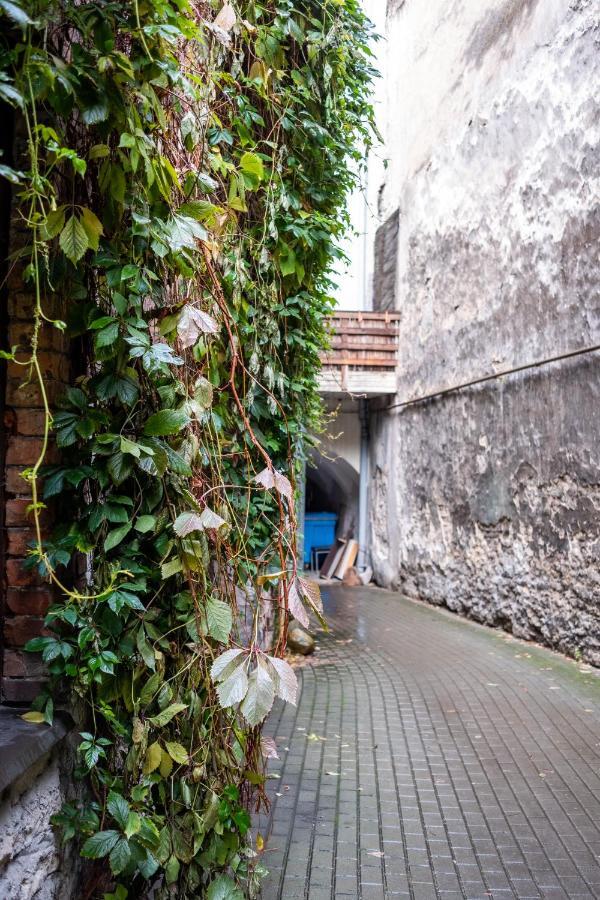 Dream Stay - Bright 2-Bedroom 2-Floor Old Town Apartment Tallinn Bagian luar foto