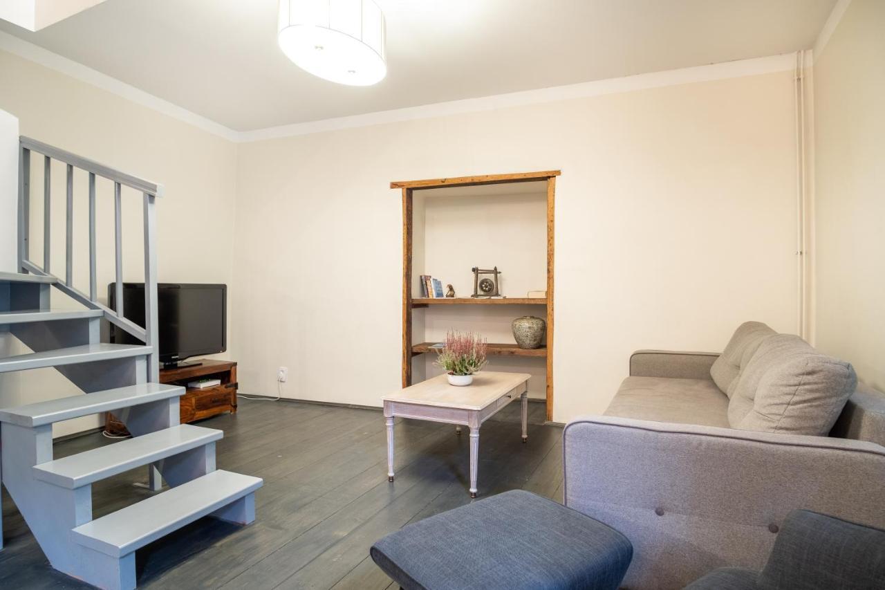 Dream Stay - Bright 2-Bedroom 2-Floor Old Town Apartment Tallinn Bagian luar foto