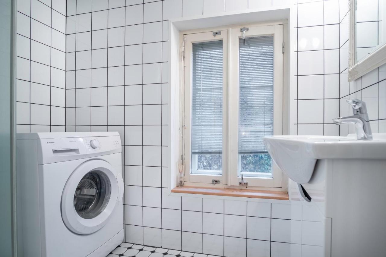 Dream Stay - Bright 2-Bedroom 2-Floor Old Town Apartment Tallinn Bagian luar foto