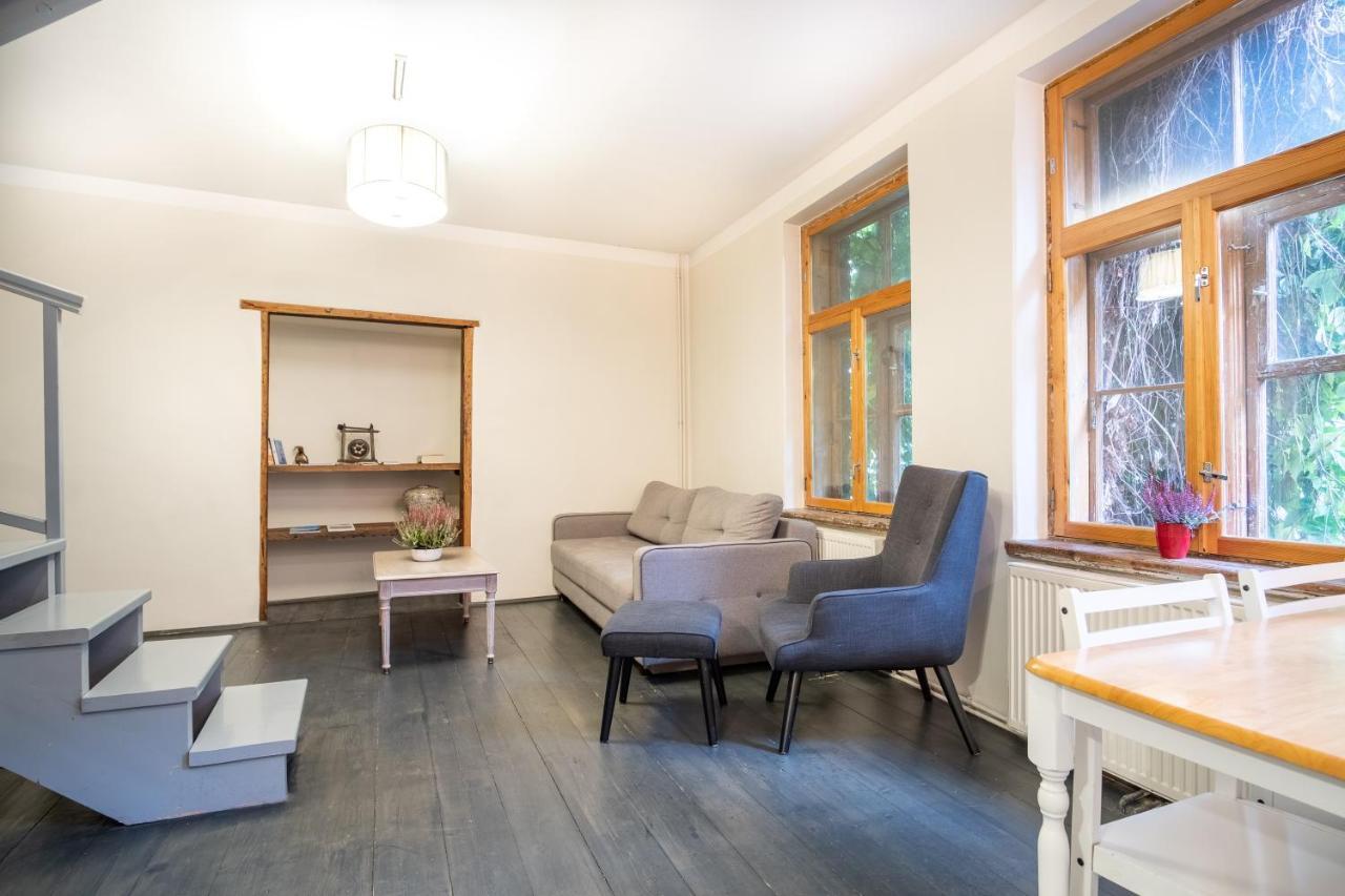 Dream Stay - Bright 2-Bedroom 2-Floor Old Town Apartment Tallinn Bagian luar foto