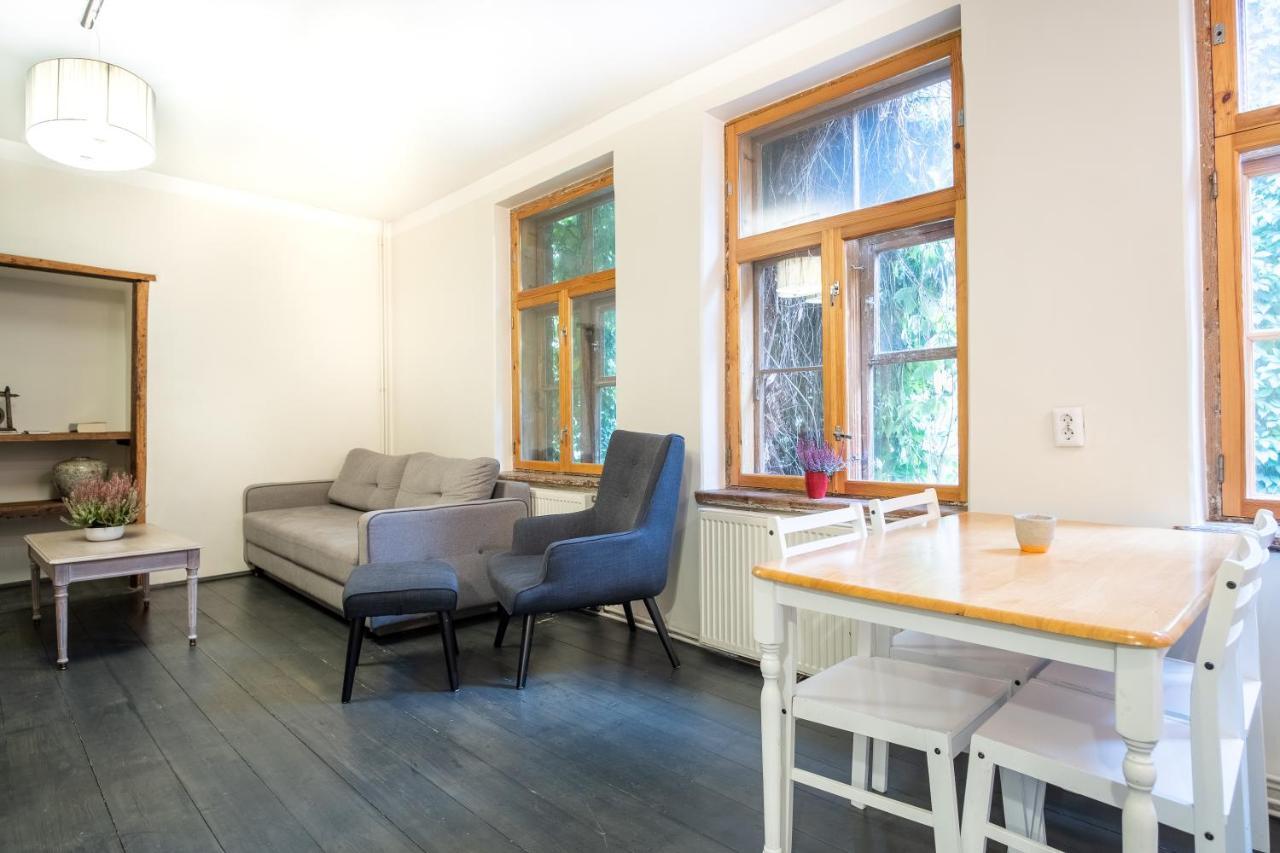 Dream Stay - Bright 2-Bedroom 2-Floor Old Town Apartment Tallinn Bagian luar foto